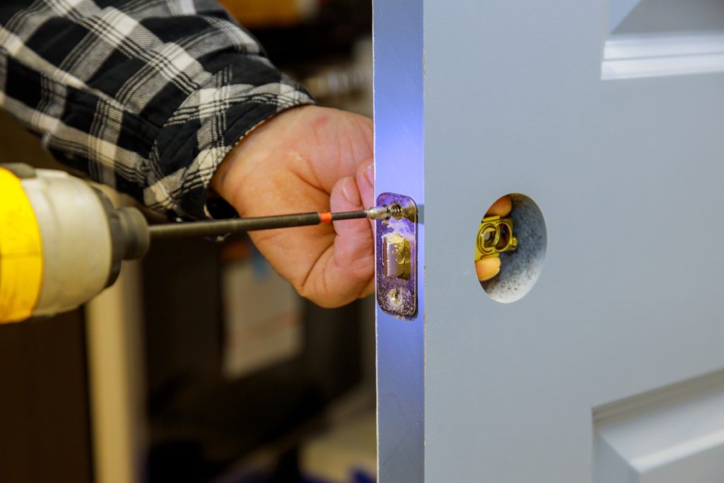 cerrajeria apertura de puertas reforams multiservicios castellon